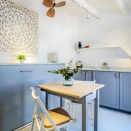 Charming Townhouse Daire Estepona